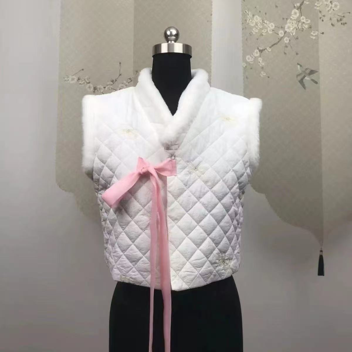 Zimowa kamizelka hanbok dla ko – Winter Clothing Looks recenzja i cena