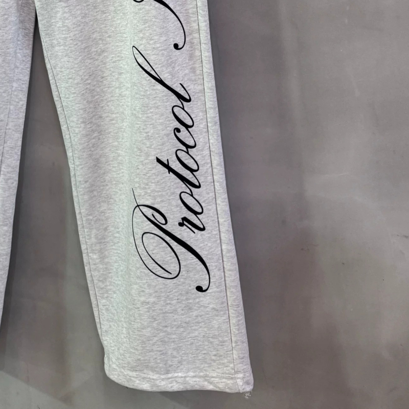 Spodnie dresowe z haftowaną fl – Winter Clothing Layers recenzja i cena