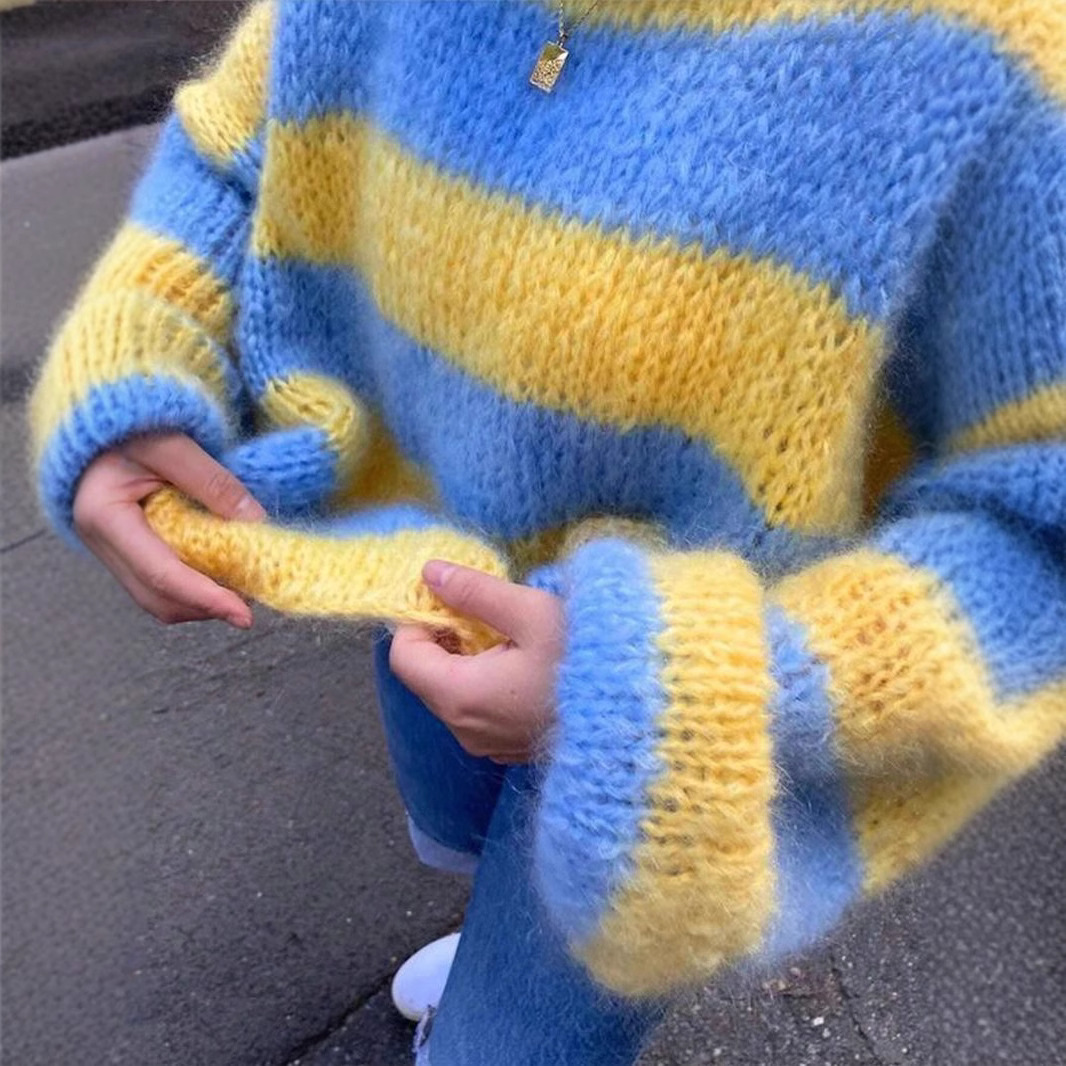Sweter damski z niebiesko-żółt – Yellow Winter Clothing recenzja i cena