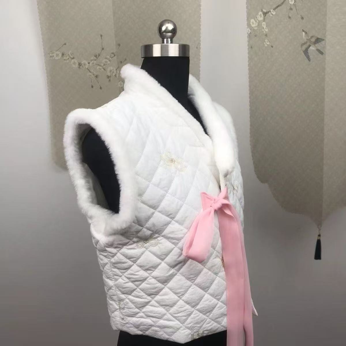 Zimowa kamizelka Hanbok damska – Winter Clothing Looks recenzja i cena