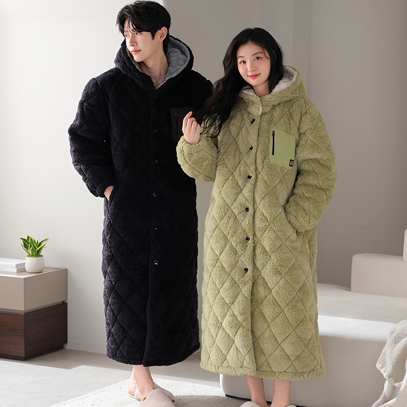 Zimowy komplet szlafroków dla  – Winter Clothing Layers recenzja i cena